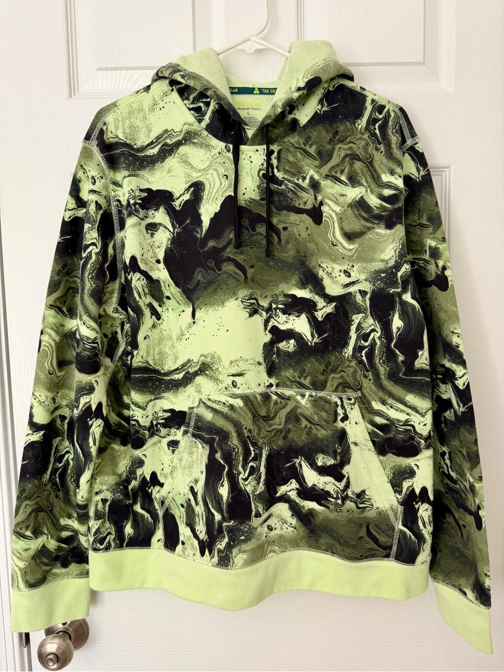 Men’s Tek Gear Lightweight Ultrasoft Fleece Hoodie - Size L - Like New